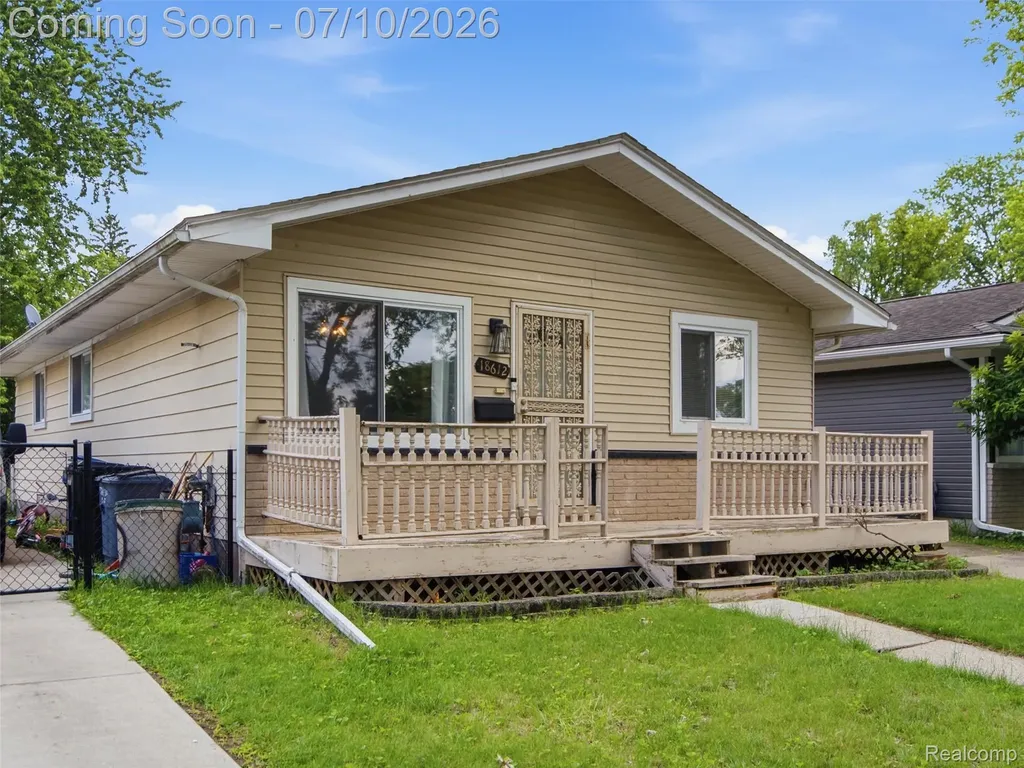 18612 Kinloch Redford Charter Township MI 48240