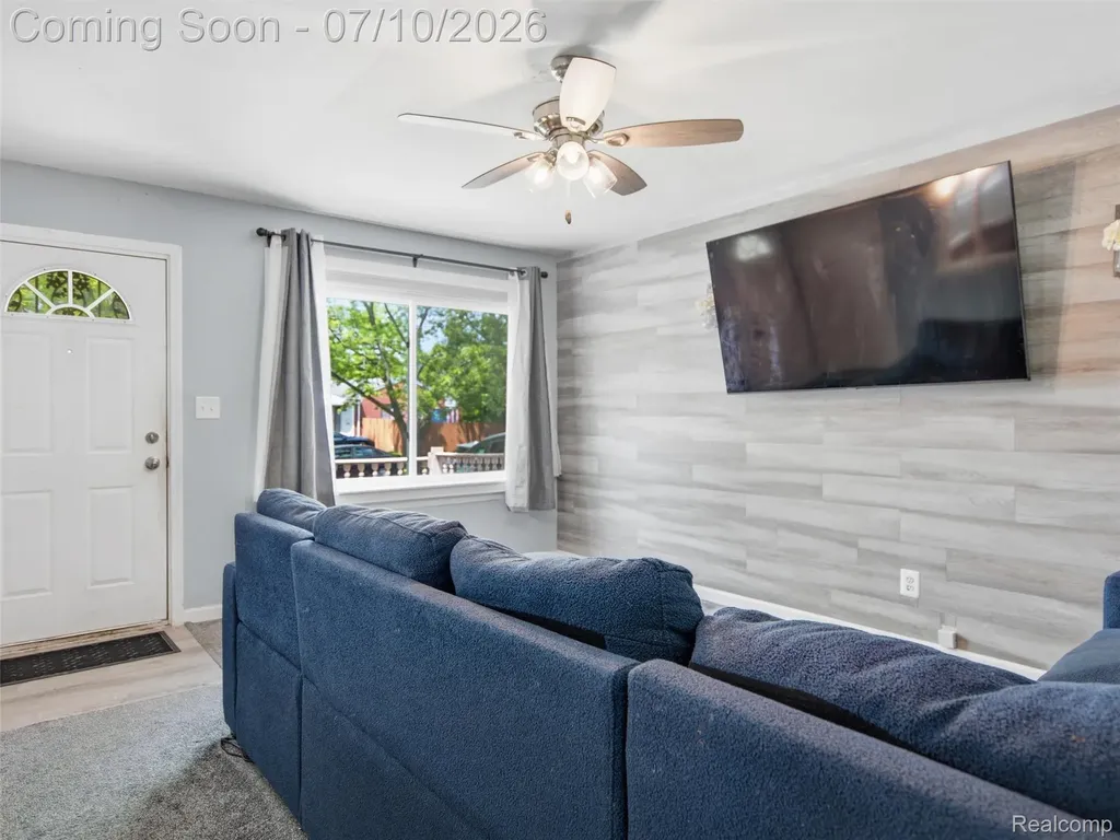 18612 Kinloch Redford Charter Township MI 48240