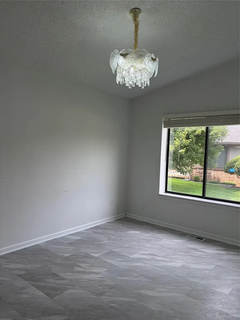 38763 Windmill Pointe N Clinton Charter Township MI 48038