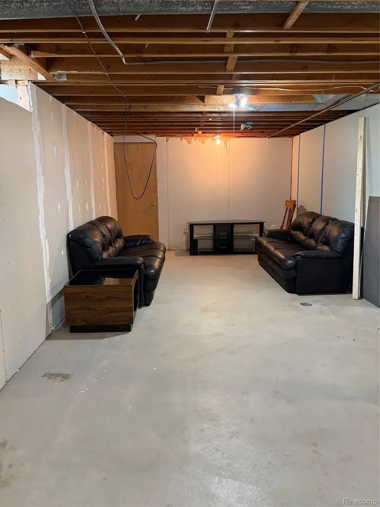 38763 Windmill Pointe N Clinton Charter Township MI 48038
