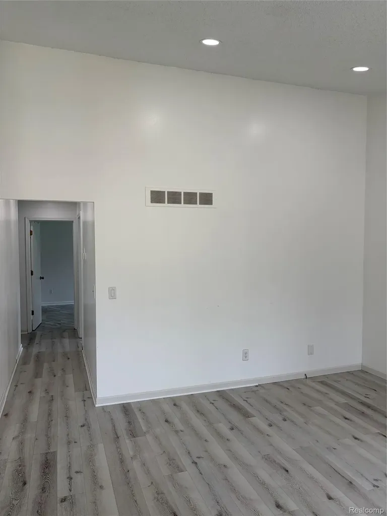 38763 Windmill Pointe N Clinton Charter Township MI 48038
