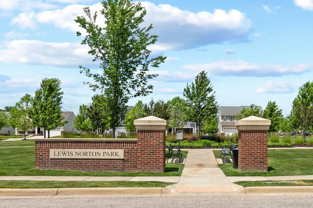 3276 Theodore E Wixom City MI 48393