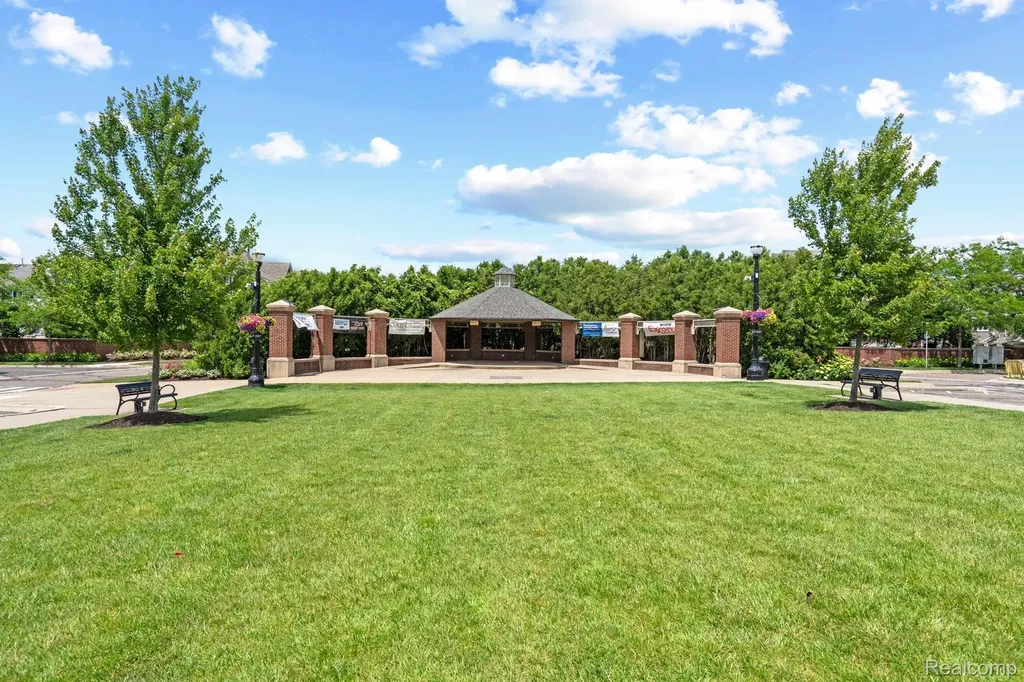 3276 Theodore E Wixom City MI 48393