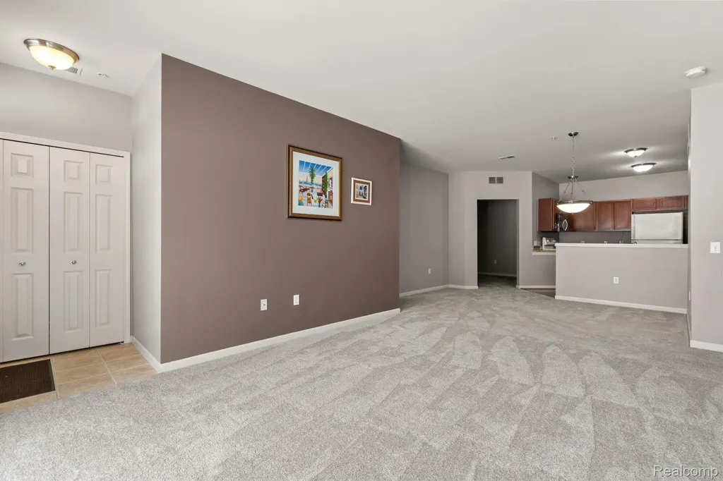 3276 Theodore E Wixom City MI 48393