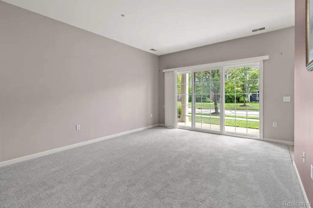3276 Theodore E Wixom City MI 48393