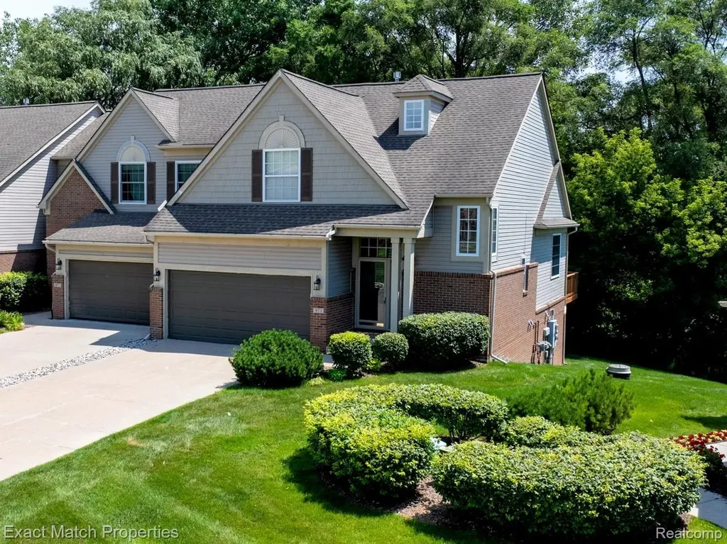 971 Sloane Court White Lake Charter Township MI 48386