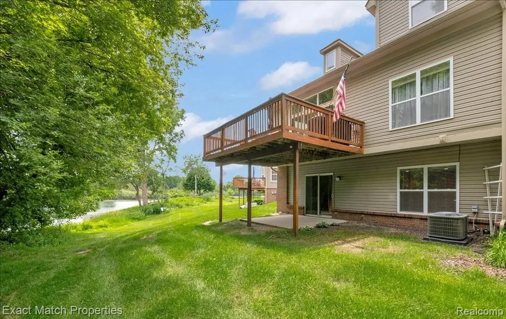 971 Sloane Court White Lake Charter Township MI 48386