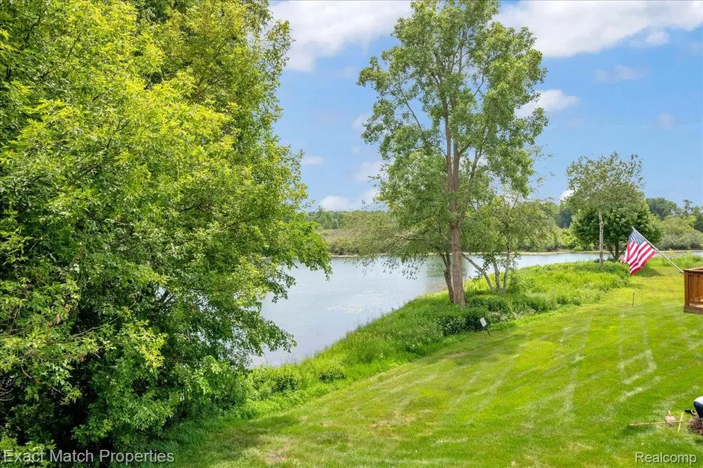 971 Sloane Court White Lake Charter Township MI 48386