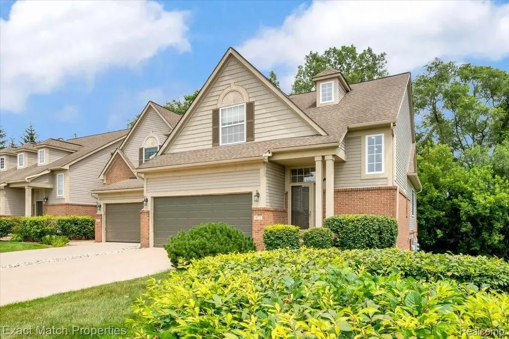 971 Sloane Court White Lake Charter Township MI 48386