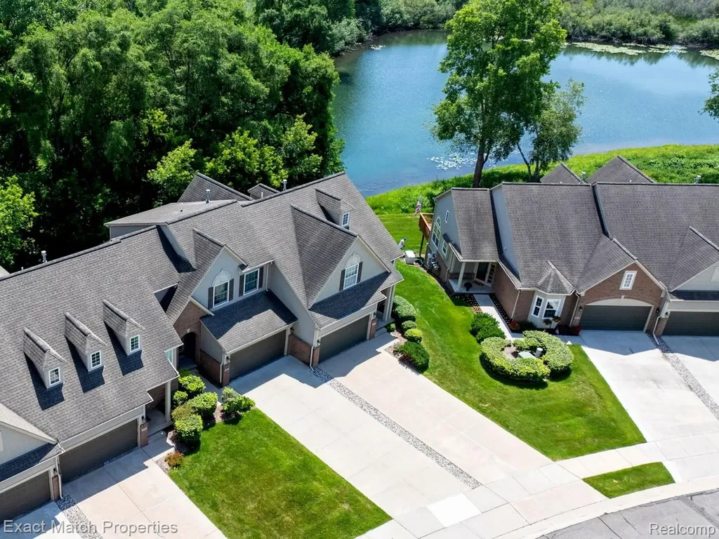 971 Sloane Court White Lake Charter Township MI 48386