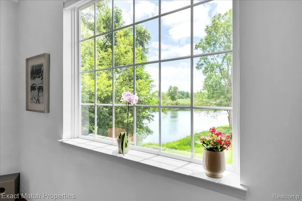 971 Sloane Court White Lake Charter Township MI 48386
