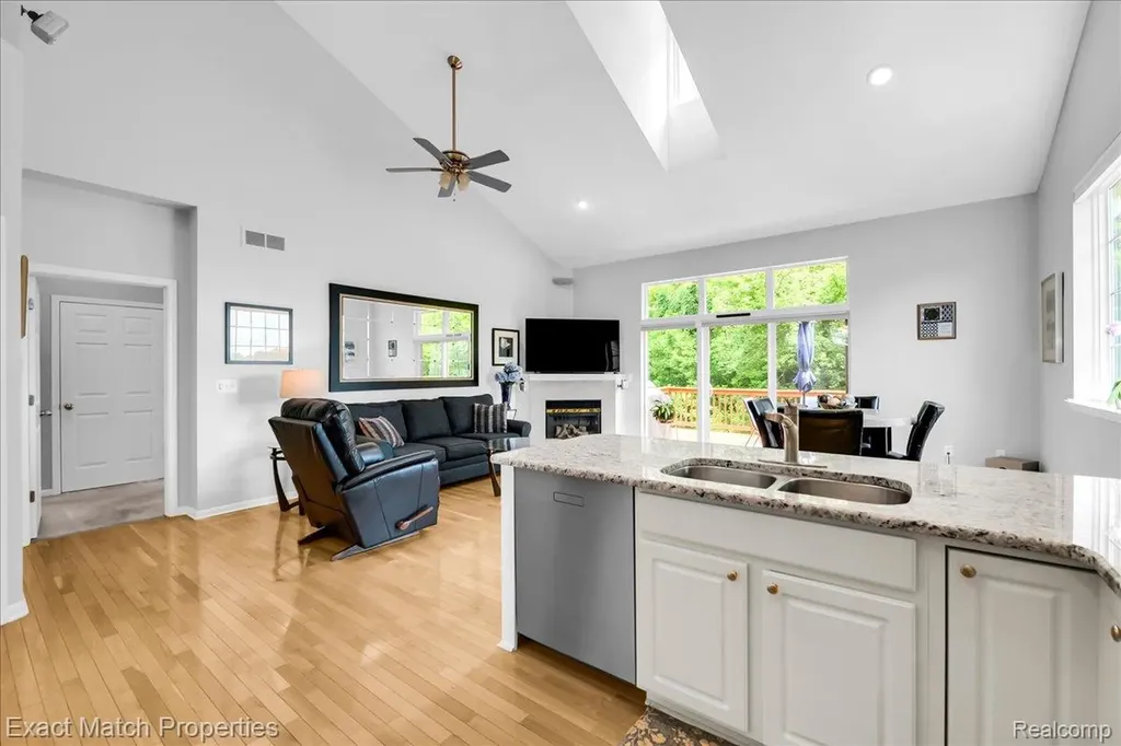 971 Sloane Court White Lake Charter Township MI 48386