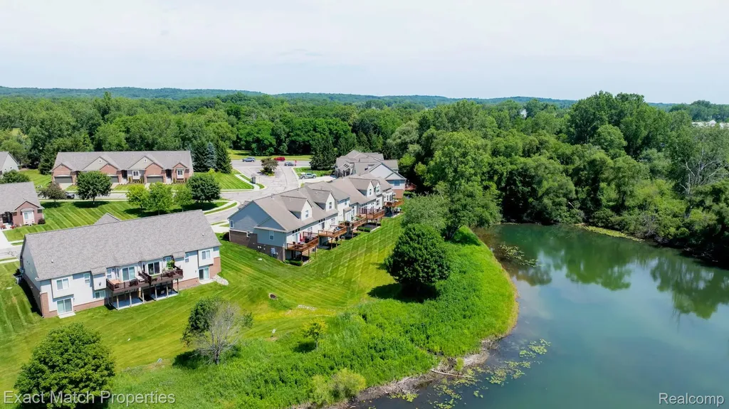 971 Sloane Court White Lake Charter Township MI 48386