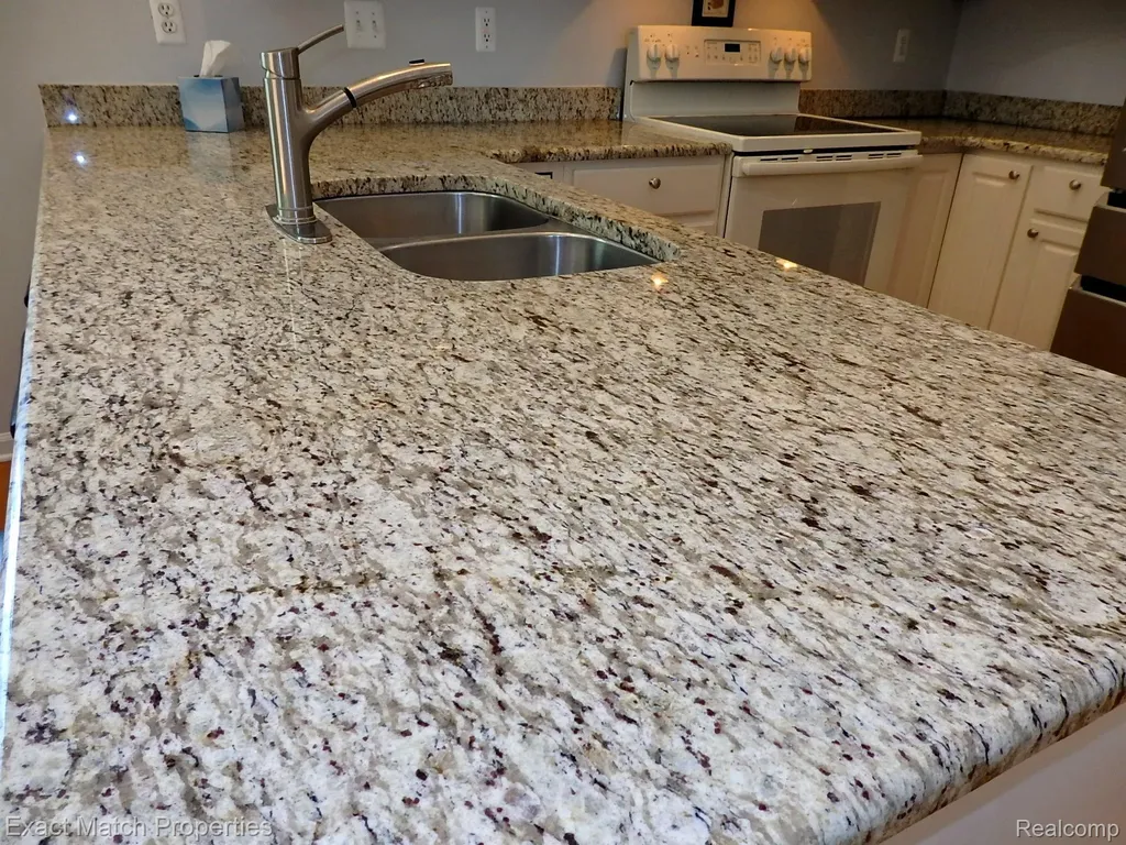 971 Sloane Court White Lake Charter Township MI 48386