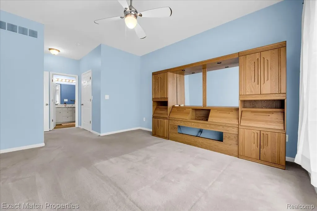 971 Sloane Court White Lake Charter Township MI 48386