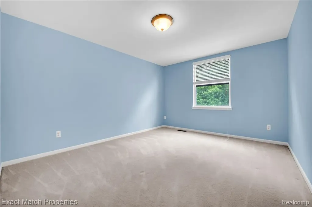 971 Sloane Court White Lake Charter Township MI 48386
