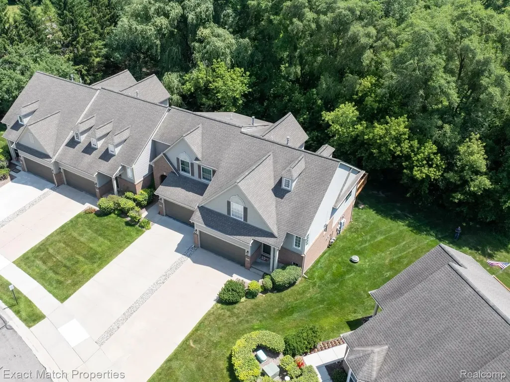 971 Sloane Court White Lake Charter Township MI 48386