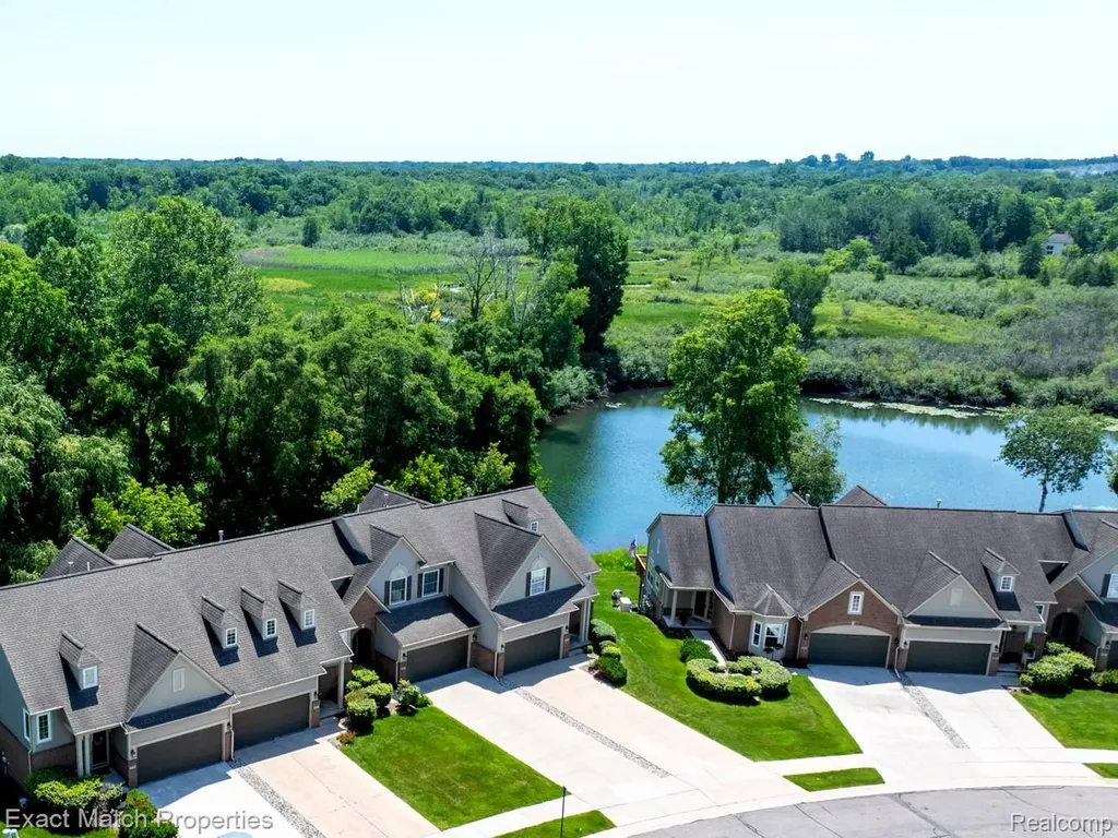 971 Sloane Court White Lake Charter Township MI 48386