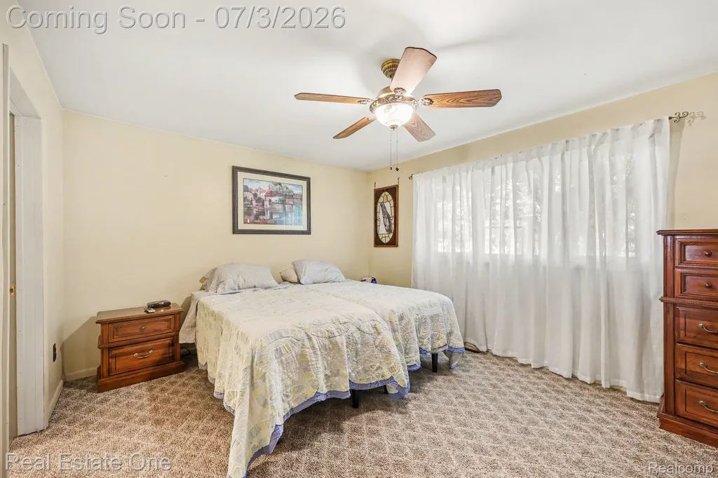 400 Juliet Drive Almont Village MI 48003