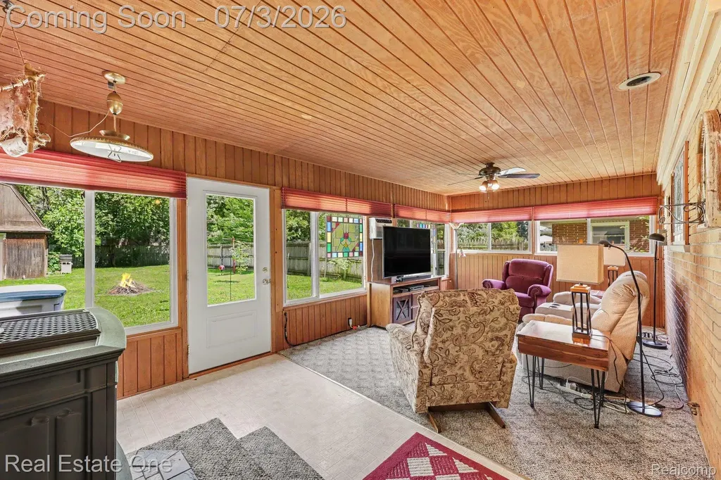 400 Juliet Drive Almont Village MI 48003