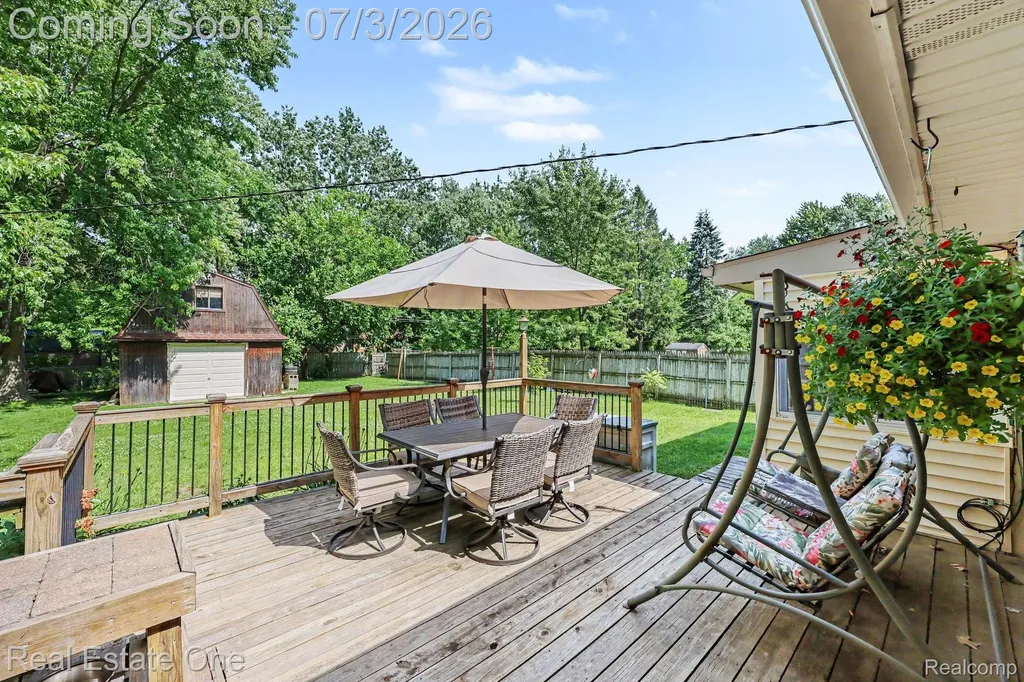 400 Juliet Drive Almont Village MI 48003