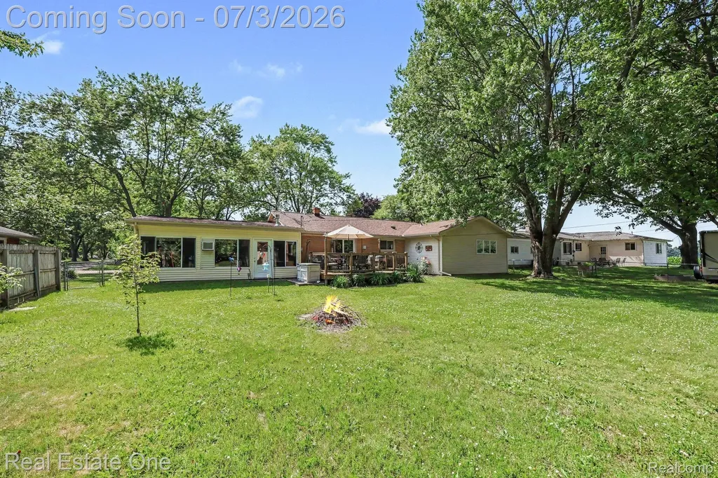 400 Juliet Drive Almont Village MI 48003