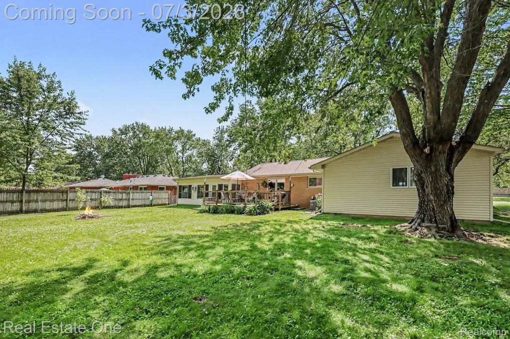 400 Juliet Drive Almont Village MI 48003