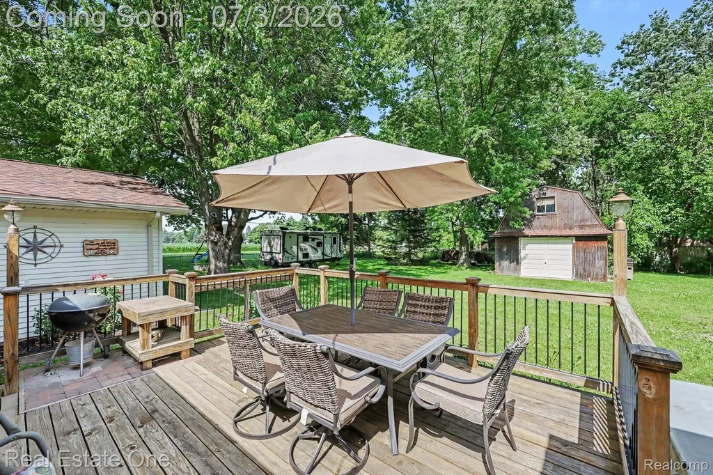 400 Juliet Drive Almont Village MI 48003