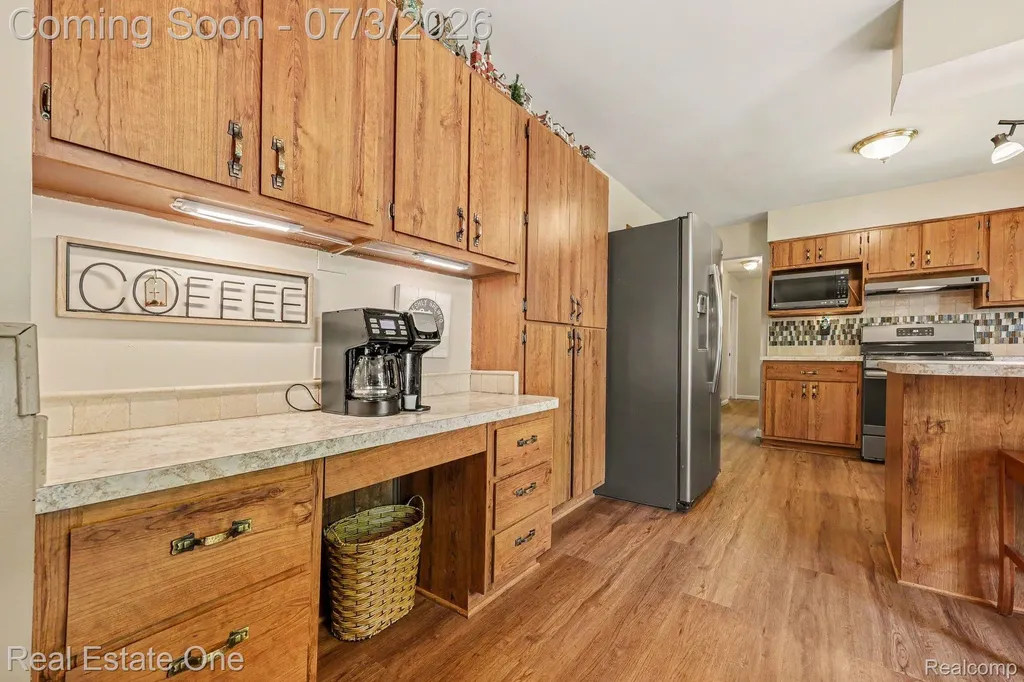 400 Juliet Drive Almont Village MI 48003