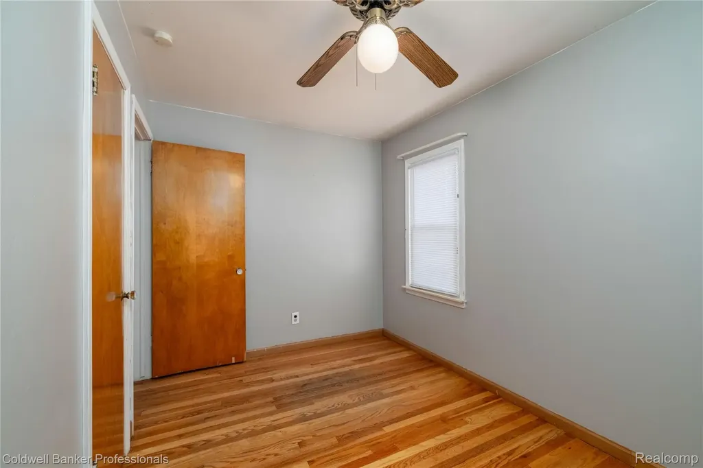 9388 Salem Redford Charter Township MI 48239