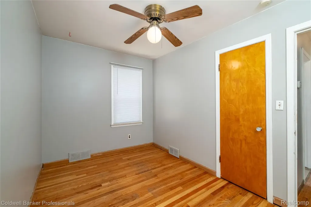 9388 Salem Redford Charter Township MI 48239
