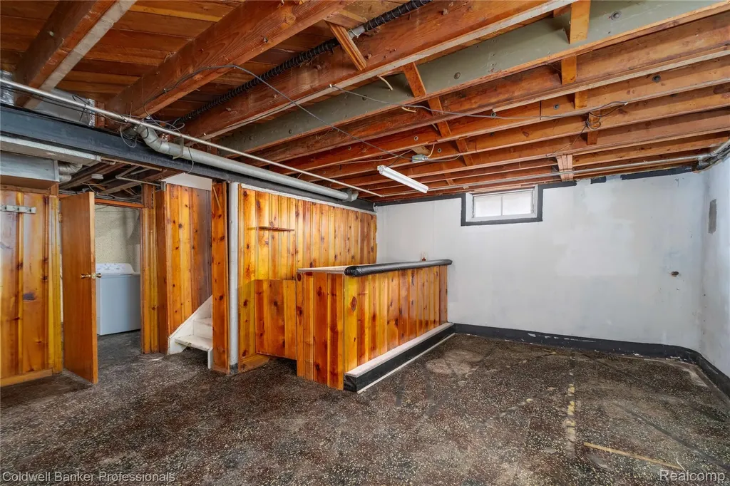 9388 Salem Redford Charter Township MI 48239