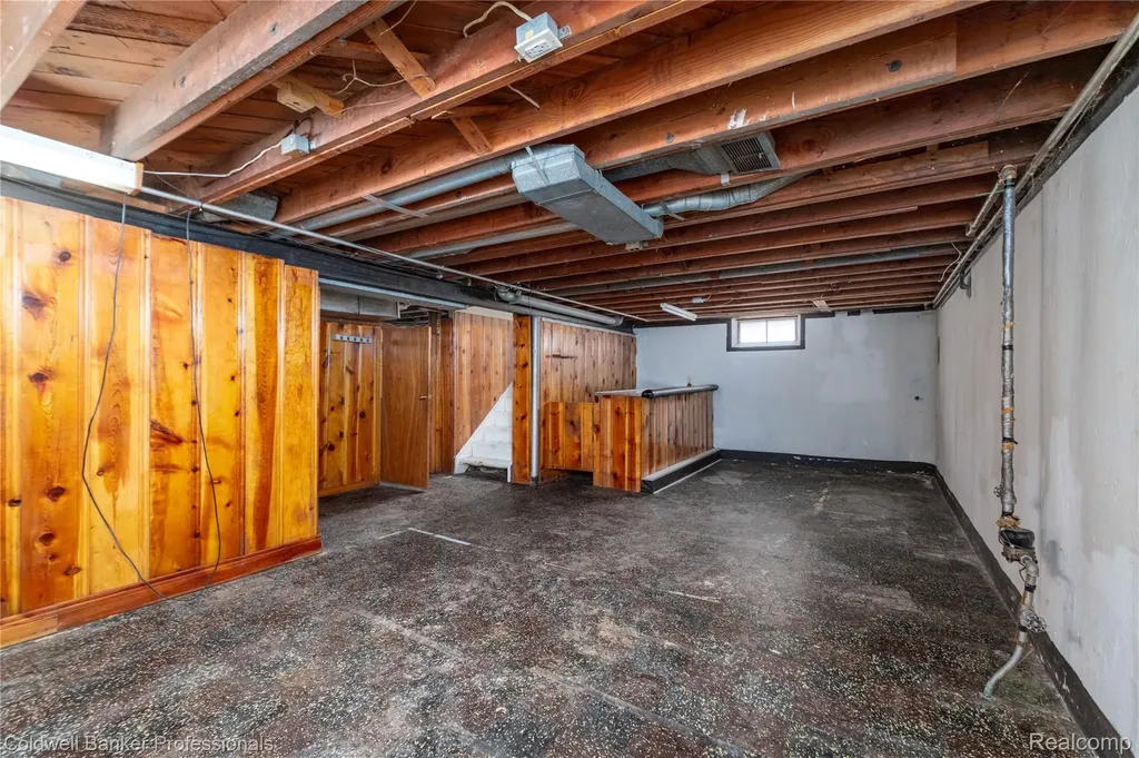 9388 Salem Redford Charter Township MI 48239