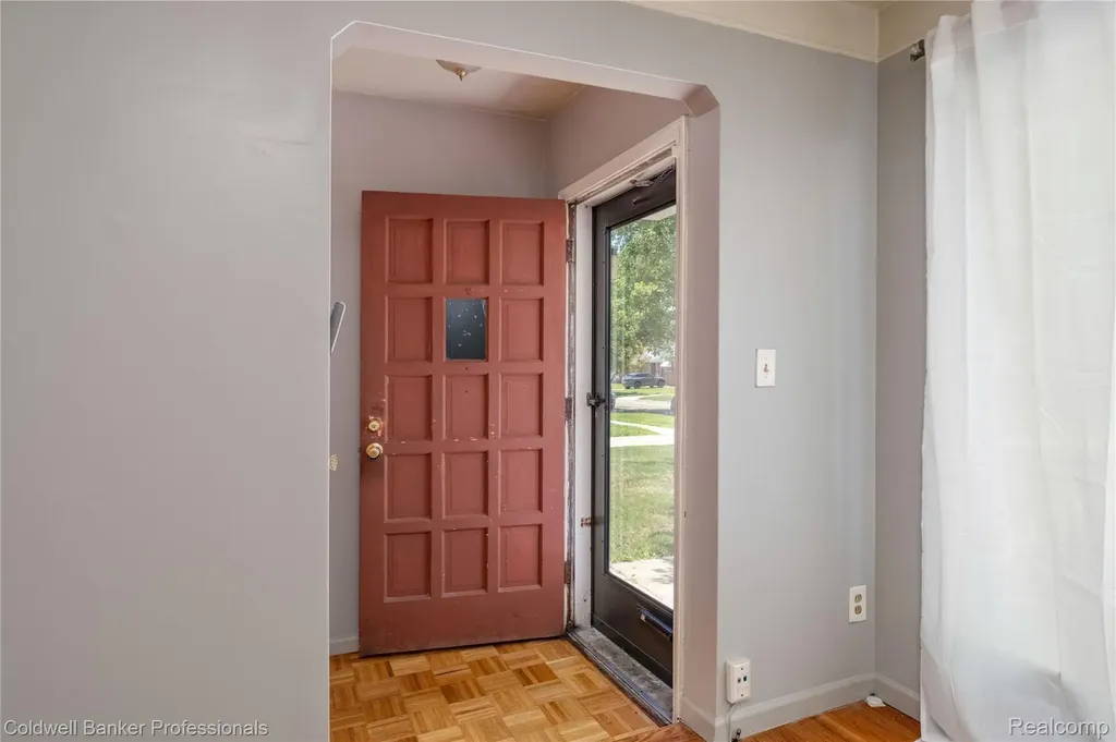 9388 Salem Redford Charter Township MI 48239