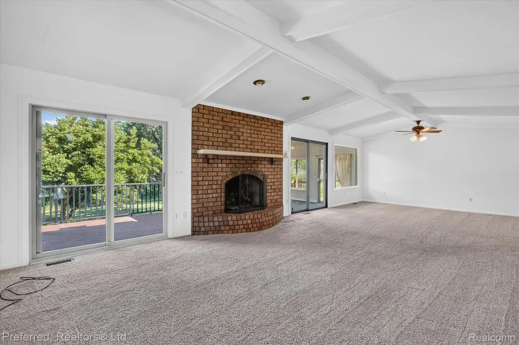 5524 Lawrence Court Hamburg Township MI 48169