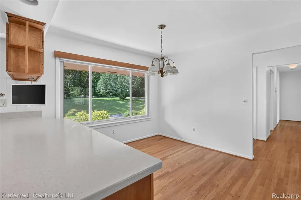 5524 Lawrence Court Hamburg Township MI 48169