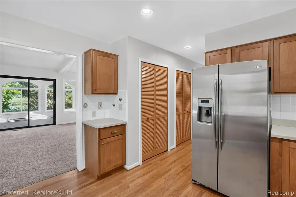 5524 Lawrence Court Hamburg Township MI 48169
