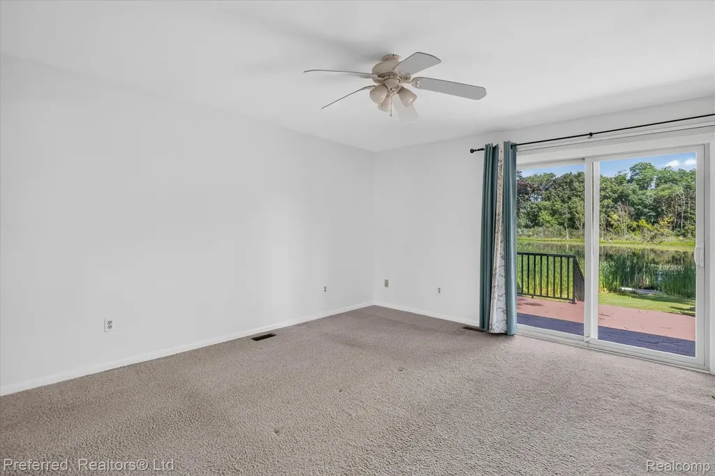 5524 Lawrence Court Hamburg Township MI 48169