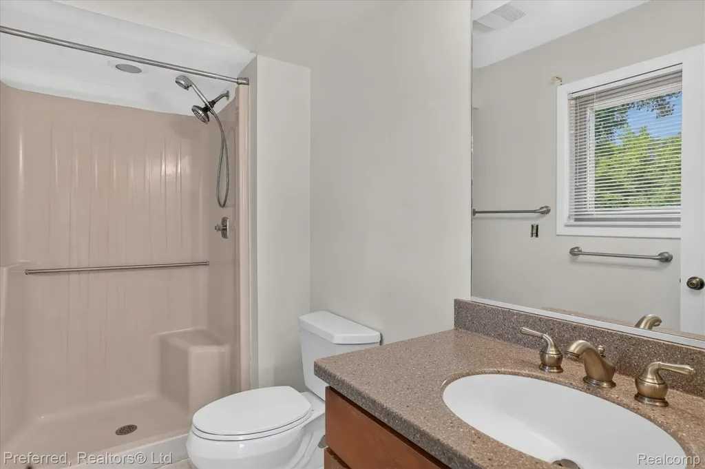 5524 Lawrence Court Hamburg Township MI 48169