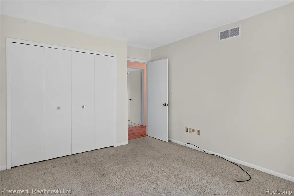 5524 Lawrence Court Hamburg Township MI 48169