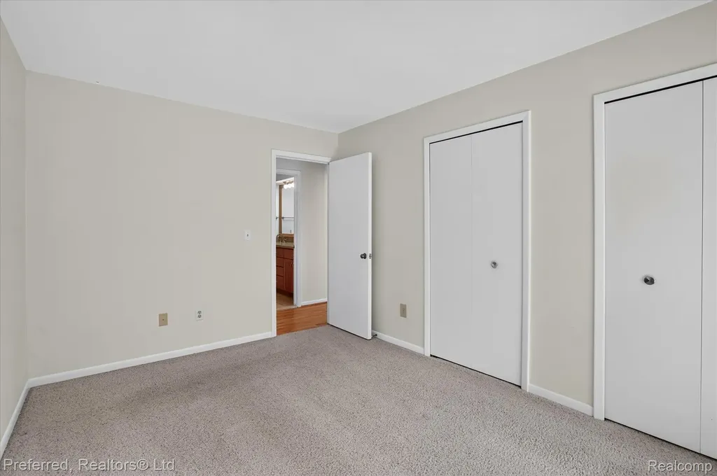 5524 Lawrence Court Hamburg Township MI 48169