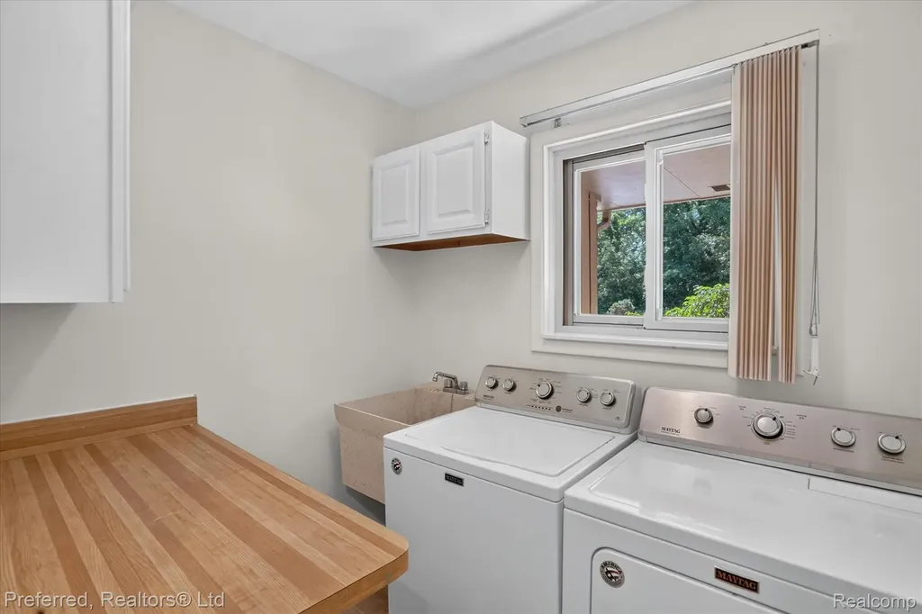 5524 Lawrence Court Hamburg Township MI 48169