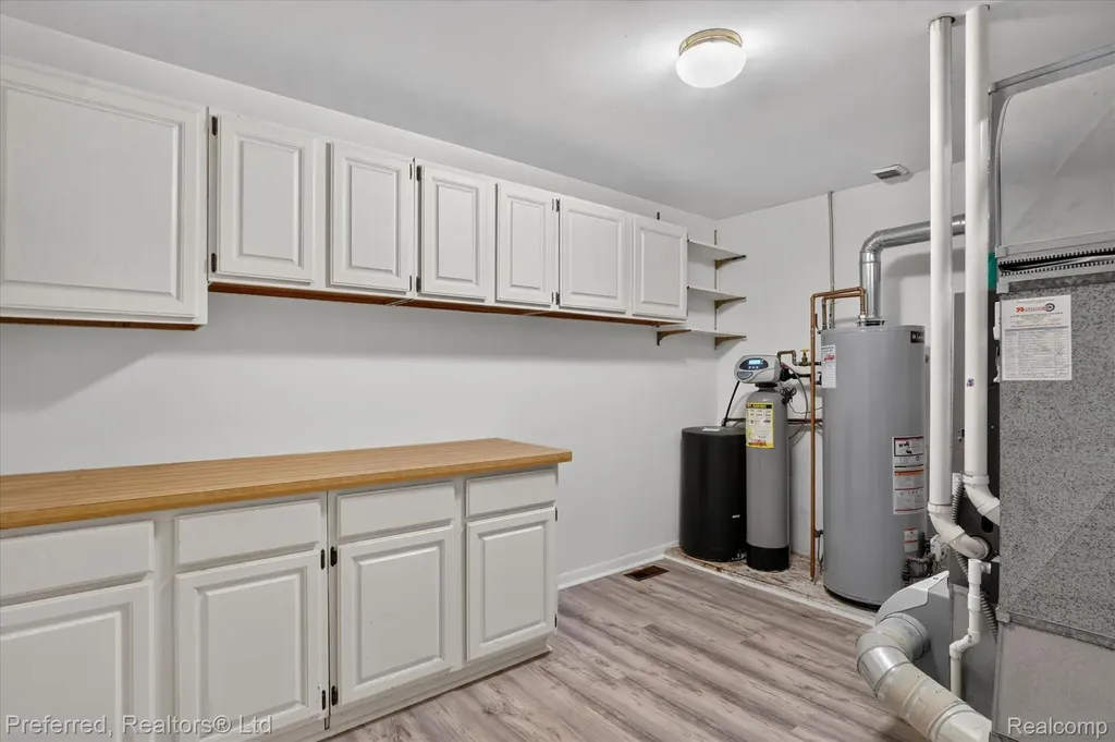 5524 Lawrence Court Hamburg Township MI 48169