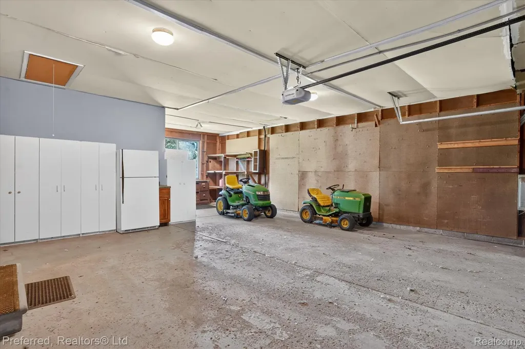 5524 Lawrence Court Hamburg Township MI 48169