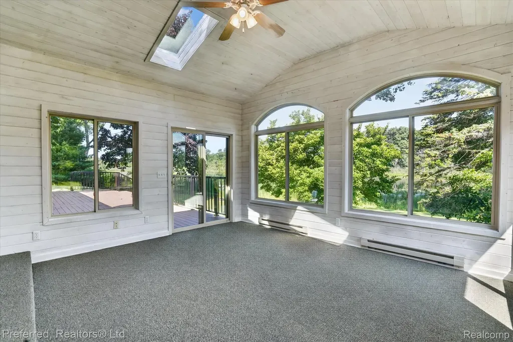 5524 Lawrence Court Hamburg Township MI 48169
