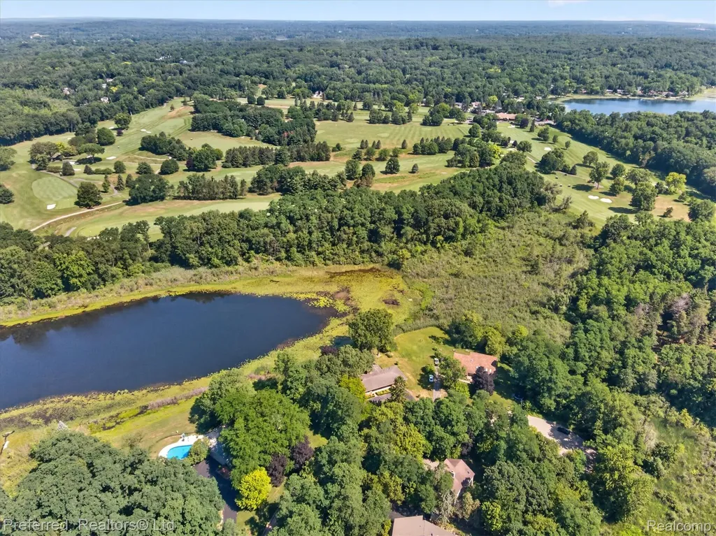 5524 Lawrence Court Hamburg Township MI 48169