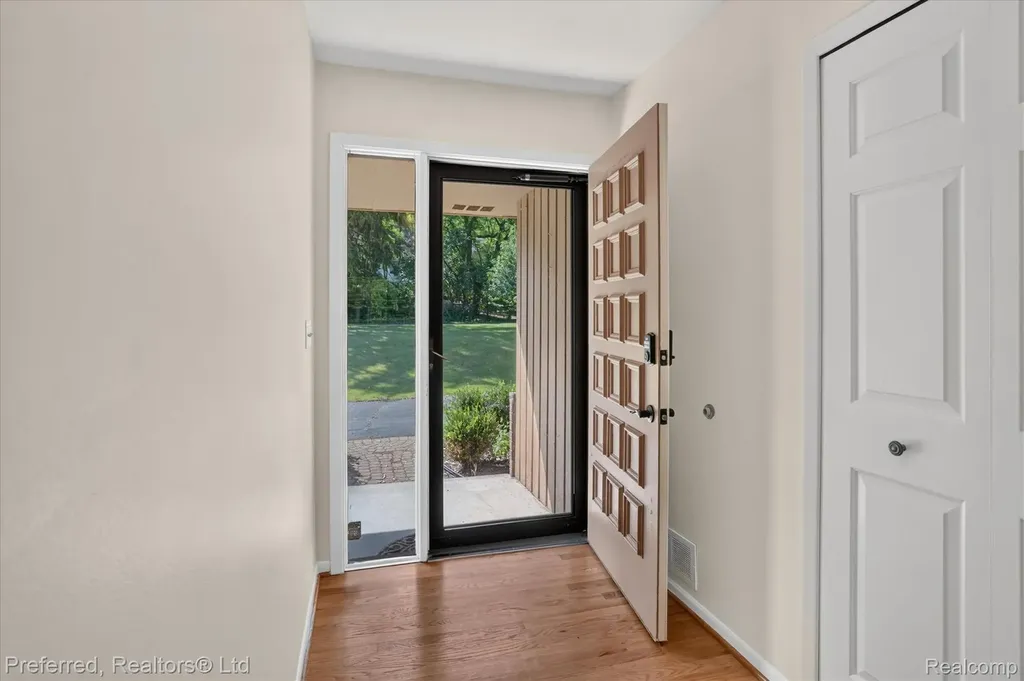 5524 Lawrence Court Hamburg Township MI 48169