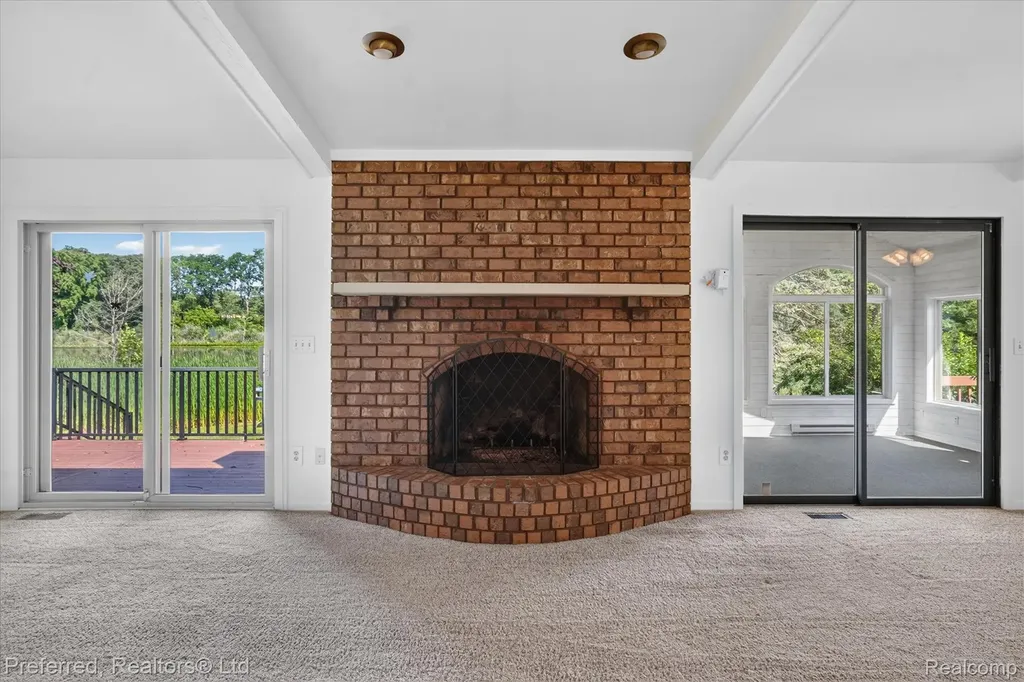 5524 Lawrence Court Hamburg Township MI 48169