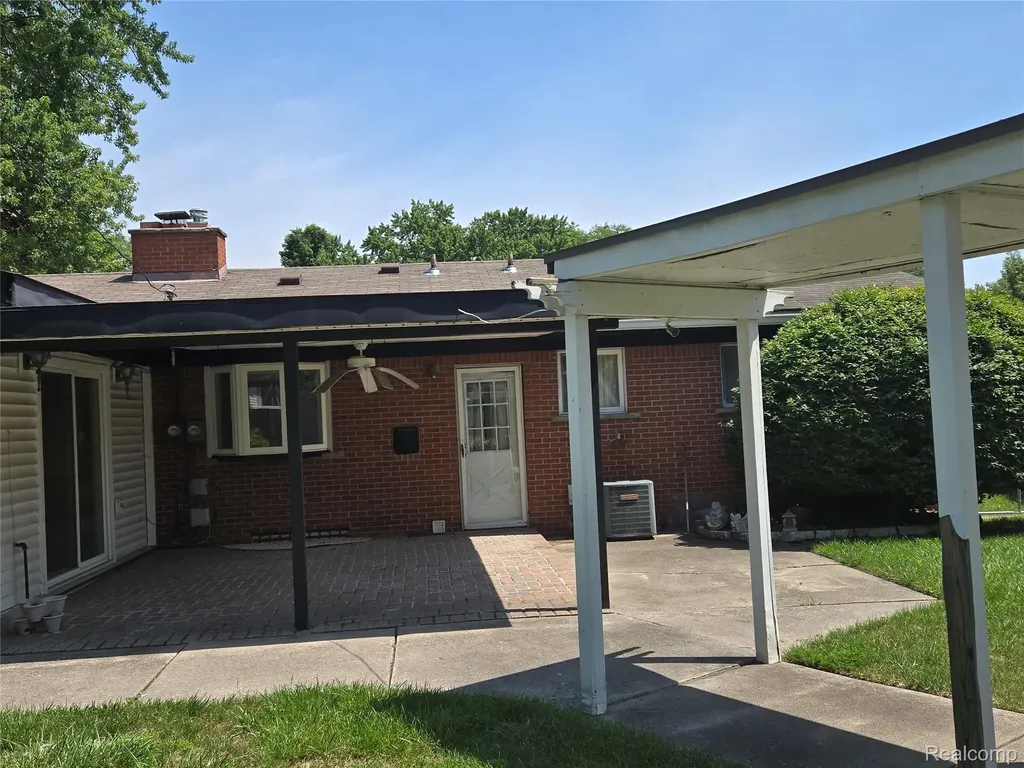 28627 Fargo Street Livonia City MI 48152