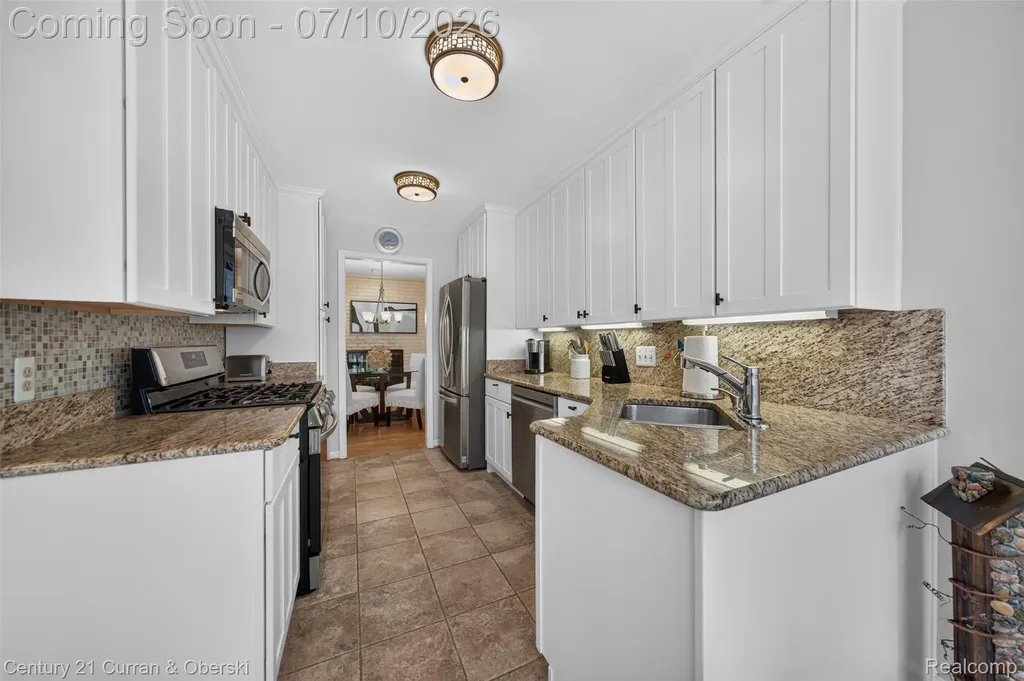 1102 Hillpointe Circle Bloomfield Hills City MI 48304